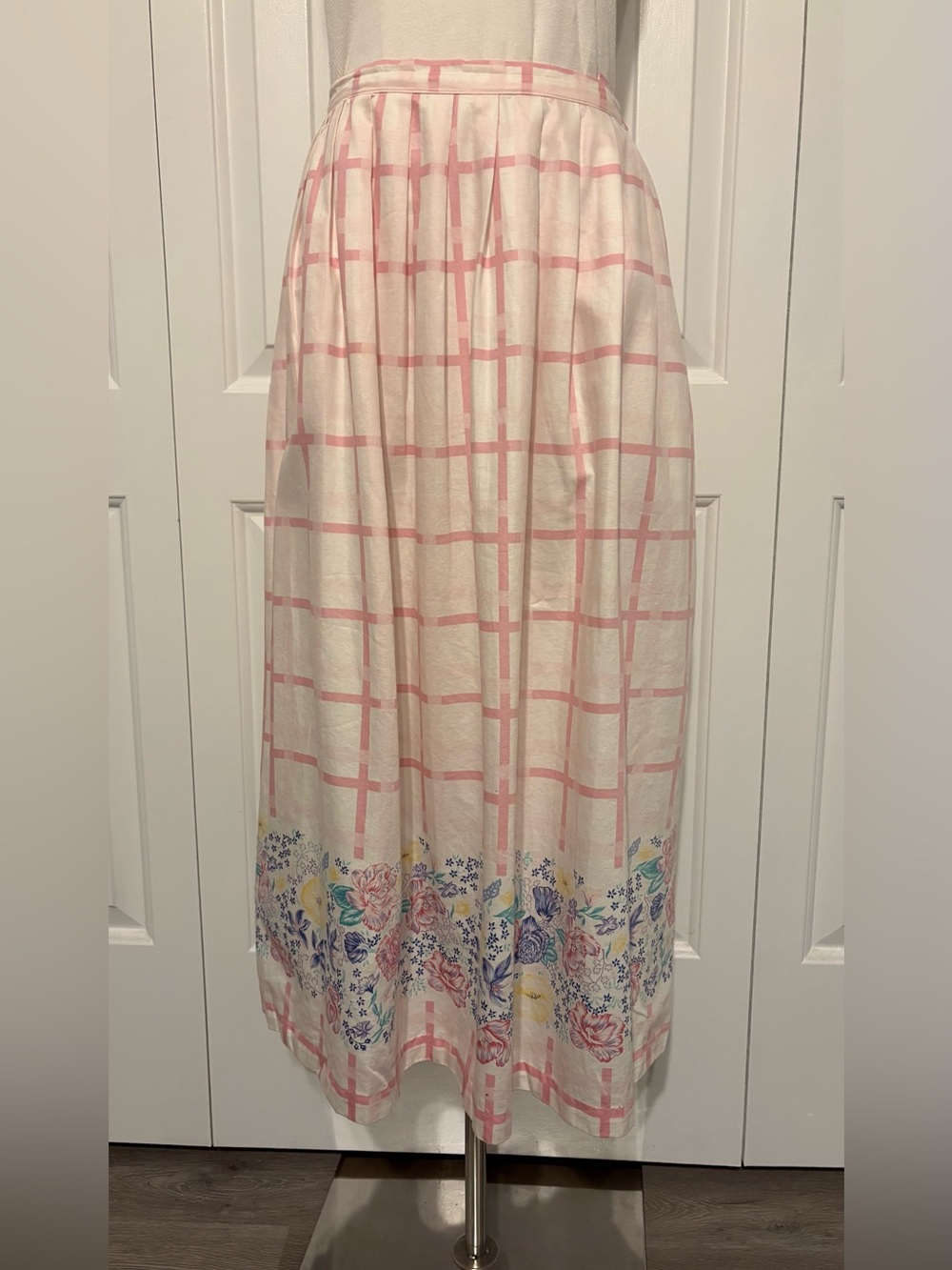 Vintage THE EAGLE’S EYE, Pink and White Windowpane Midi Skirt with Floral Border